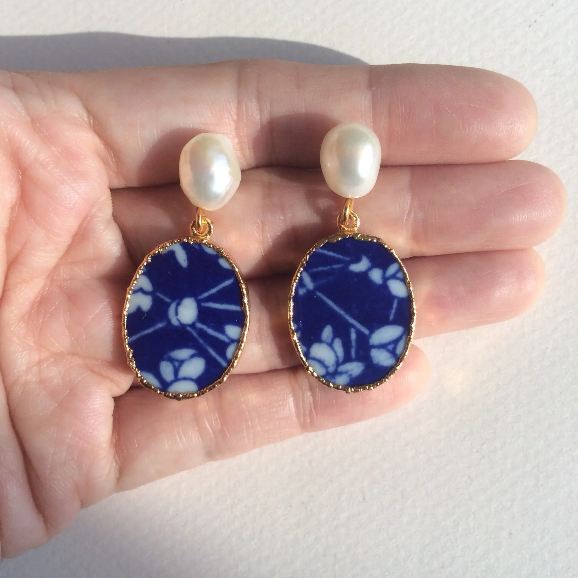 3 Friends of winter porcelain earrings